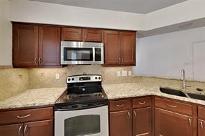 10761 Castle Drive - Photo 5
