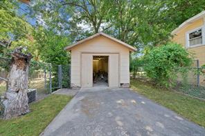 515 Woodrow Avenue - Photo 3
