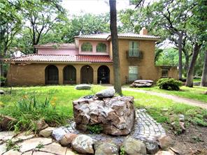 1815 Greenwood Drive - Photo 2