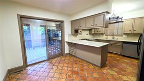 1815 Greenwood Drive - Photo 9