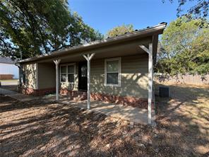 979 W Pecan Street - Photo 1