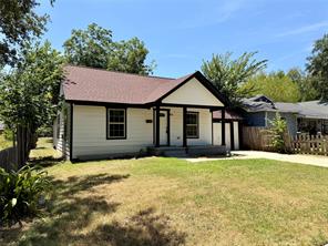 105 W Damon Street - Photo 1