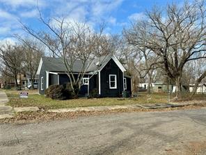 400 S 4th Street - Photo 1