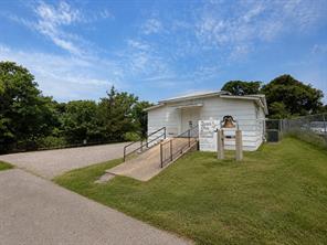 1401 W Dubois Street - Photo 1