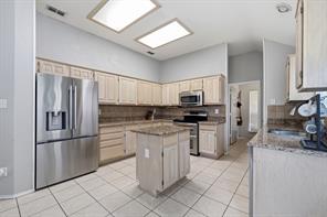 1517 Palisades Drive - Photo 4