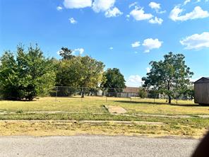 1605 E 9th Avenue - Photo 1