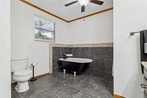 2328 Wildwood Way - Photo 29