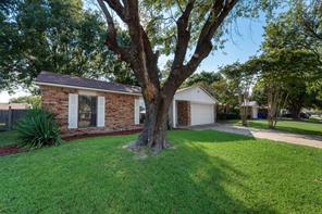 515 Forestwood Drive - Photo 2