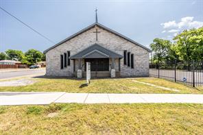 3202 S Beckley Avenue - Photo 1