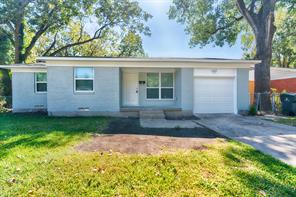 2714 Maple Drive - Photo 1