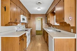 7154 Yolanda Drive - Photo 12