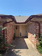 708 E Pecan Street - Photo 1