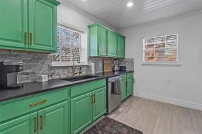 5660 Dorothy - Photo 21