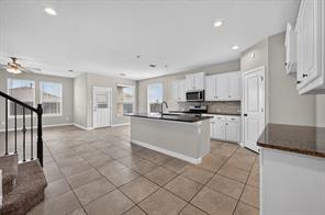 576 Pendennis Drive - Photo 2