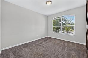 576 Pendennis Drive - Photo 3