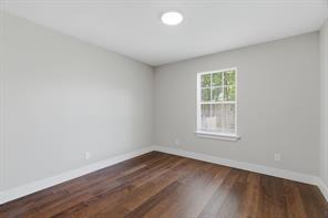 2204 Dunloe Avenue - Photo 18