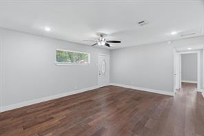2204 Dunloe Avenue - Photo 6