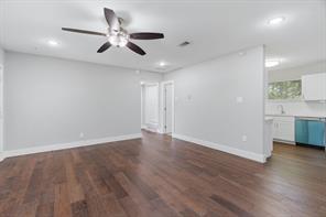2204 Dunloe Avenue - Photo 7