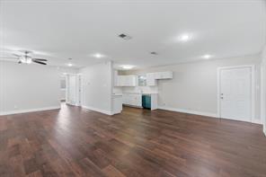 2204 Dunloe Avenue - Photo 8