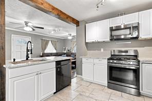 3116 Summer Avenue - Photo 5