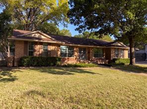 821 Glen Oaks Boulevard - Photo 1