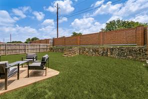 8824 Noontide Drive - Photo 17