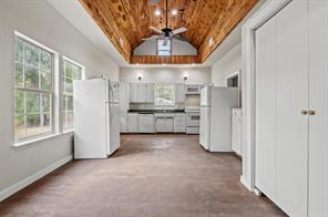 1008 W 10th Street - Photo 10