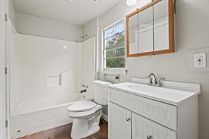 1008 W 10th Street - Photo 16
