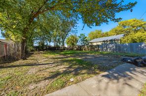 2715 Springdale Street - Photo 4