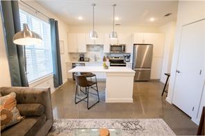 120 N Madison Avenue - Photo 2