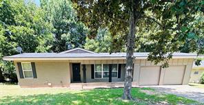 902 Crestview Drive - Photo 1