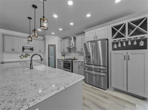8409 Victory Street - Photo 10