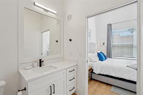 6418 Maple Avenue - Photo 11