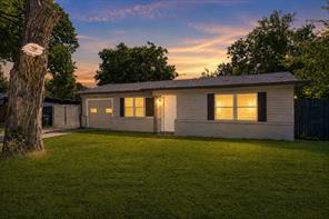 926 Powell Road - Photo 1