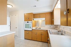 7005 Kingsbury Drive - Photo 3
