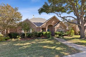 8012 Greenwood Drive - Photo 2