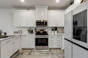 7031 Cedar Creek Drive - Photo 7