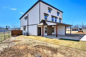 1304 Country Road - Photo 2