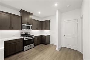 9505 Dahlia Boulevard - Photo 7