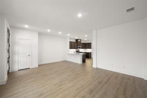 9505 Dahlia Boulevard - Photo 9