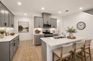 9501 Dahlia Boulevard - Photo 3