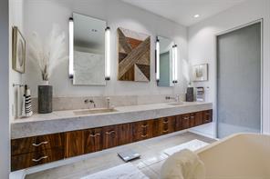 2430 Victory Park Lane - Photo 13