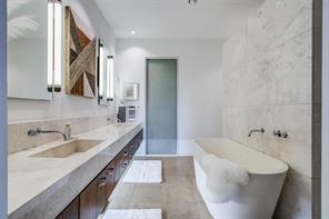 2430 Victory Park Lane - Photo 15