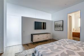 2430 Victory Park Lane - Photo 17