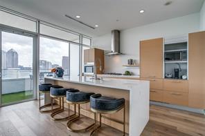 2430 Victory Park Lane - Photo 2