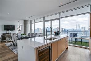 2430 Victory Park Lane - Photo 3