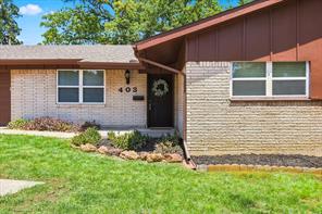 403 E Huitt Lane - Photo 2