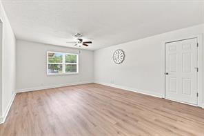 403 E Huitt Lane - Photo 6