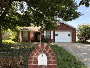 502 E College Street - Photo 1
