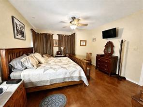 527 W Roberts Street - Photo 13